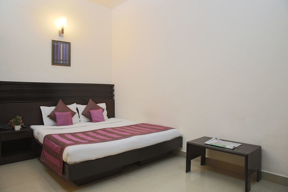 Fabhotel Exotica Greenpark Neu-Delhi Exterior foto